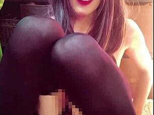 【個撮】This clear-haired ladyboy quietly masturbates in a public toilet