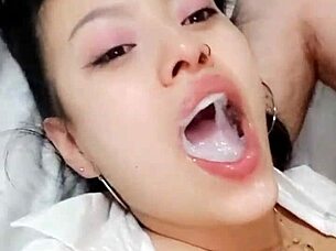 xxx double cum in the mouth, she's amazing on maquinasperfectas