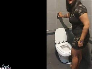 fomos no fast food comer um mcbuceta com tits e lesbian outdoor