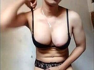 Amateur shemale in black bra and stockings cums on handkerchief