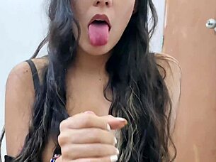 Helping my sweet submissive neighbor after a discovery - in Spanish.