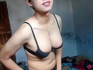 Amateur shemale in black bra and stockings cums on handkerchief