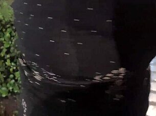 fomos no fast food comer um mcbuceta com tits e lesbian outdoor