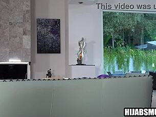 Young muslim girl, you fuck your american boyfriend behind your step dad's back.