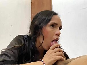 Helping my sweet submissive neighbor after a discovery - in Spanish.