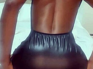 i'm twerking and shaking my bouncy ass so hard!