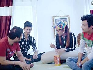 Desi nevlastní sestra dostává facial výstřiky od bratrů!