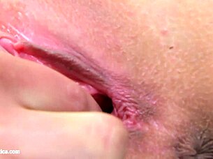 Sapphix showcases klaudia fingering herself solo