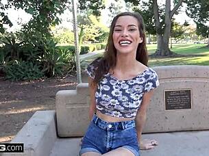 Horny Karter Foxx, 'Stretch my teen pussy now!'