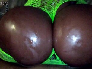 Hefty heavy chocolate cheeks sex doll video