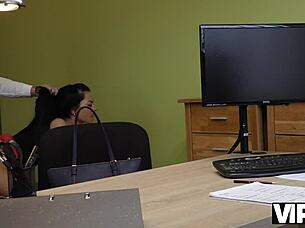 Morena Unemployed Woman Undresses For Cash In Vip4k Casting.