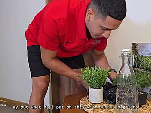 Meu enteado me flagrou dedando com o microfone dele?