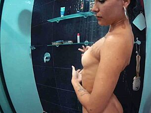 Hot Fuck In Motel Bathtub