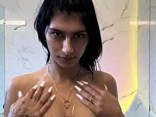 mia shows off her big ebony ass