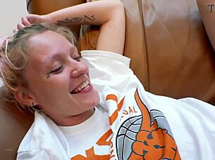 luna parish and sassy are licking each other's pussies so nicely