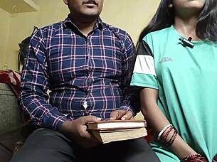 Indian hot desi school girl in viral MMS clip