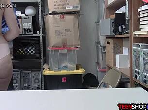 Pornstar caught shoplifting? 😏