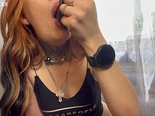 Young Amateur Performs Sloppy Blowjob With Abundant Saliva Leak.