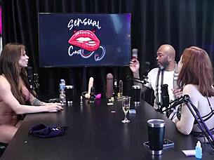 Tati Weg's dirty talk versus sensual vibes.