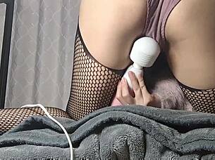 えっちなあみあみタイツ履いて、パンツぐしょぐしょになるまで電マであうあう言っちゃう巨乳桃尻女子!