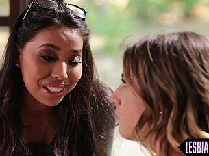 my trimmed lesbian girlfriend gets finger fucked