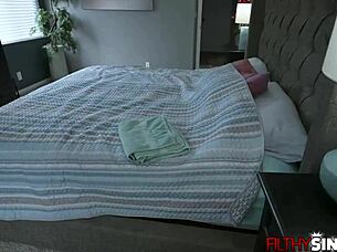 I filled Jackie Hoff's hairy pussy after her massage