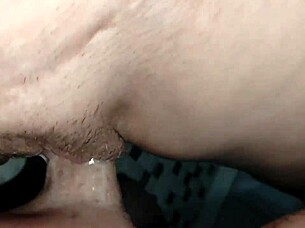 fudendo buceta no banheiro gozando dentro pingando porra