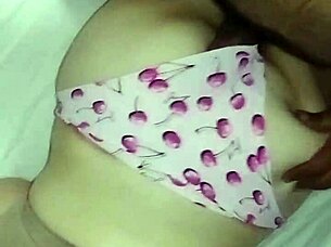 primera vez por atras despues del colegio cansado y me agarra por atras casero amateur latina