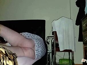 meia irma angolana encontra-se com enorme pau branco na madrugada