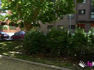 alert! she's eating chicken with semen, brutal cumshot for neighbor lorena lopes!