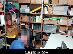 ホットアジアンステップママ、娘を救うために警官を犯す 😏