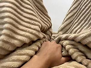 Tired of being alone, I fuck my tight horny pussy hard