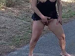 i'm meryledyxxx masturbating publicly and squirting so hard