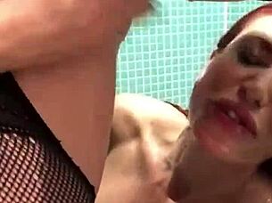 Girls having fun in the shower with some piss play 😏