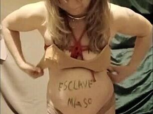 Esclave f primus exhibits in the city with masturbation and dildo