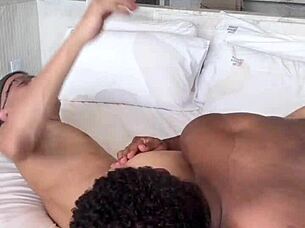 nem acreditei quando vi o tamanho da lapada do neg�o o baiano pauzud�o arrombou meu cu