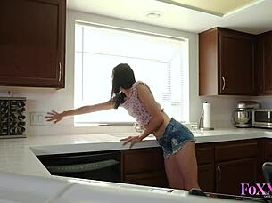 Seduce Jenna Foxx Now!