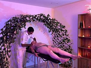 The masseuse left me so horny, I had to masturbate before he came back