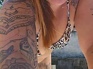 montando uma tenda na chácara usando um body socado no rabo