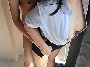 i fucked this thai girl and she came in her pussy