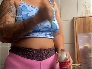 Estou louca pra mostrar minha buceta inchada