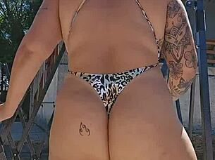 montando uma tenda na chácara usando um body socado no rabo