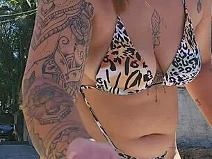 montando uma tenda na chácara usando um body socado no rabo