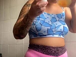 Estou louca pra mostrar minha buceta inchada