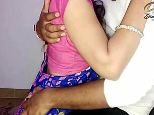 तनख्वाह बढ़ाने का लालच देकर नौकरानी की चुदाई की