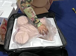 Unboxing Tantaly Britney 2.0, how to use a sex doll