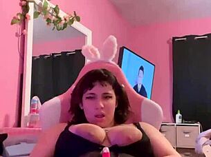 playing with my pussy