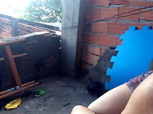 BLOWJOB in the Backyard with Milf