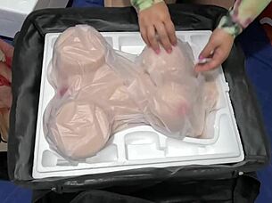 Unboxing Tantaly Britney 2.0, how to use a sex doll