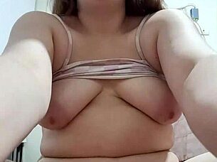 Curvy Brunette Babe Fingers Her Wet Pussy Solo